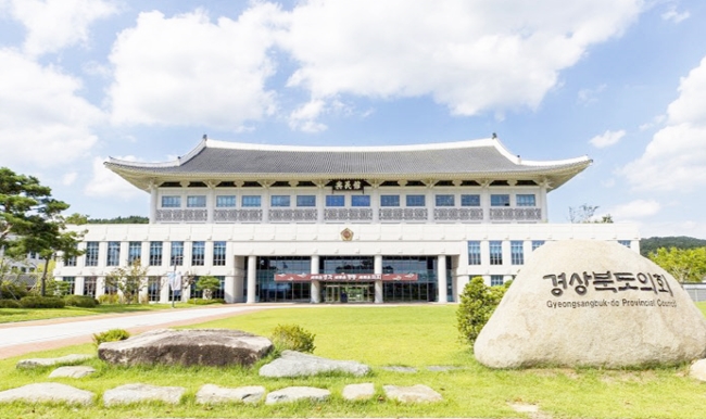 도의회 위원장 2명 탄생 