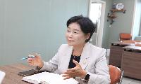 “웃음과 봉사, 정치로 꽃피우다”